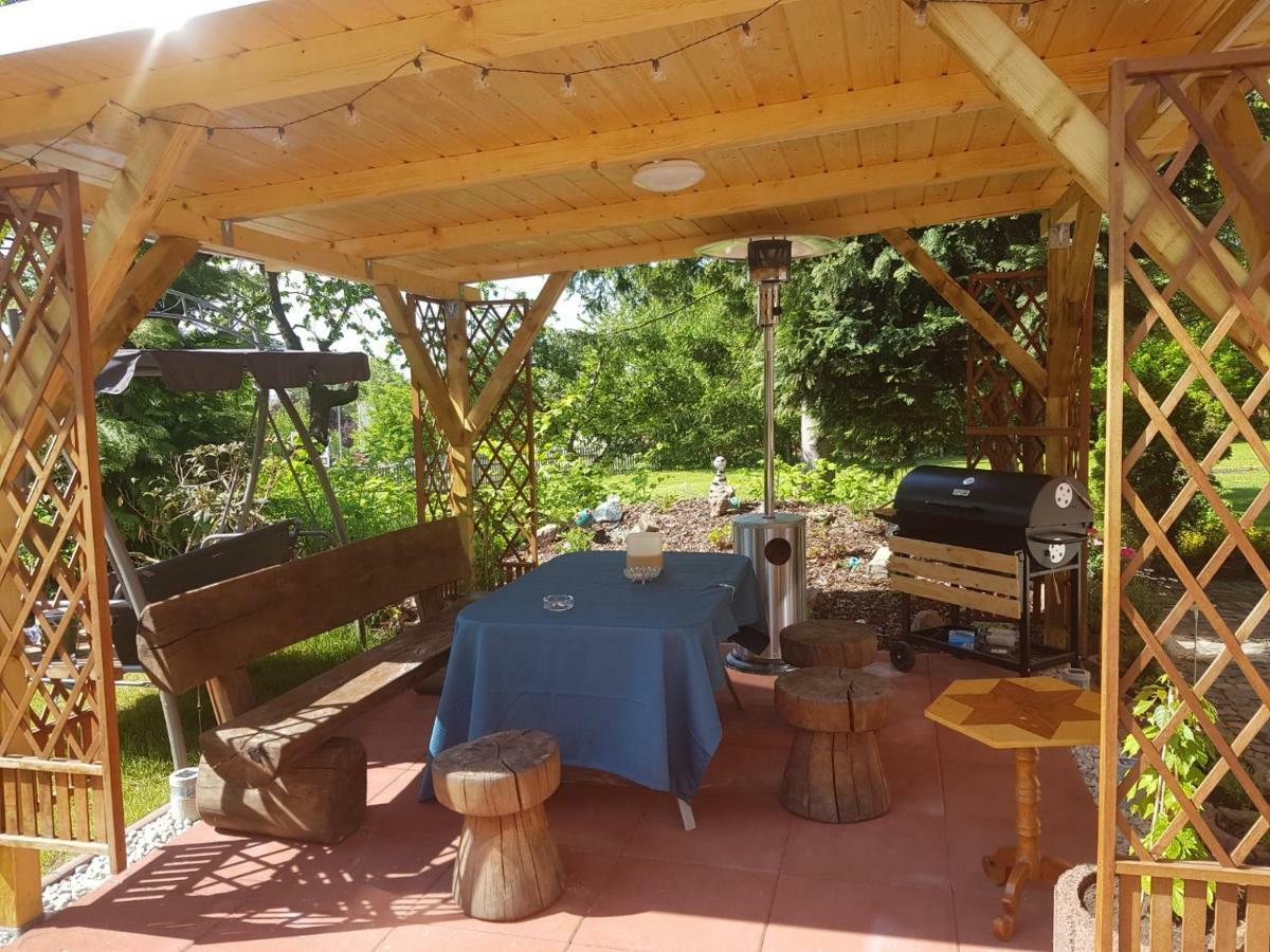Appartamento Haus Am Sachsenring Hohenstein-Ernstthal Esterno foto