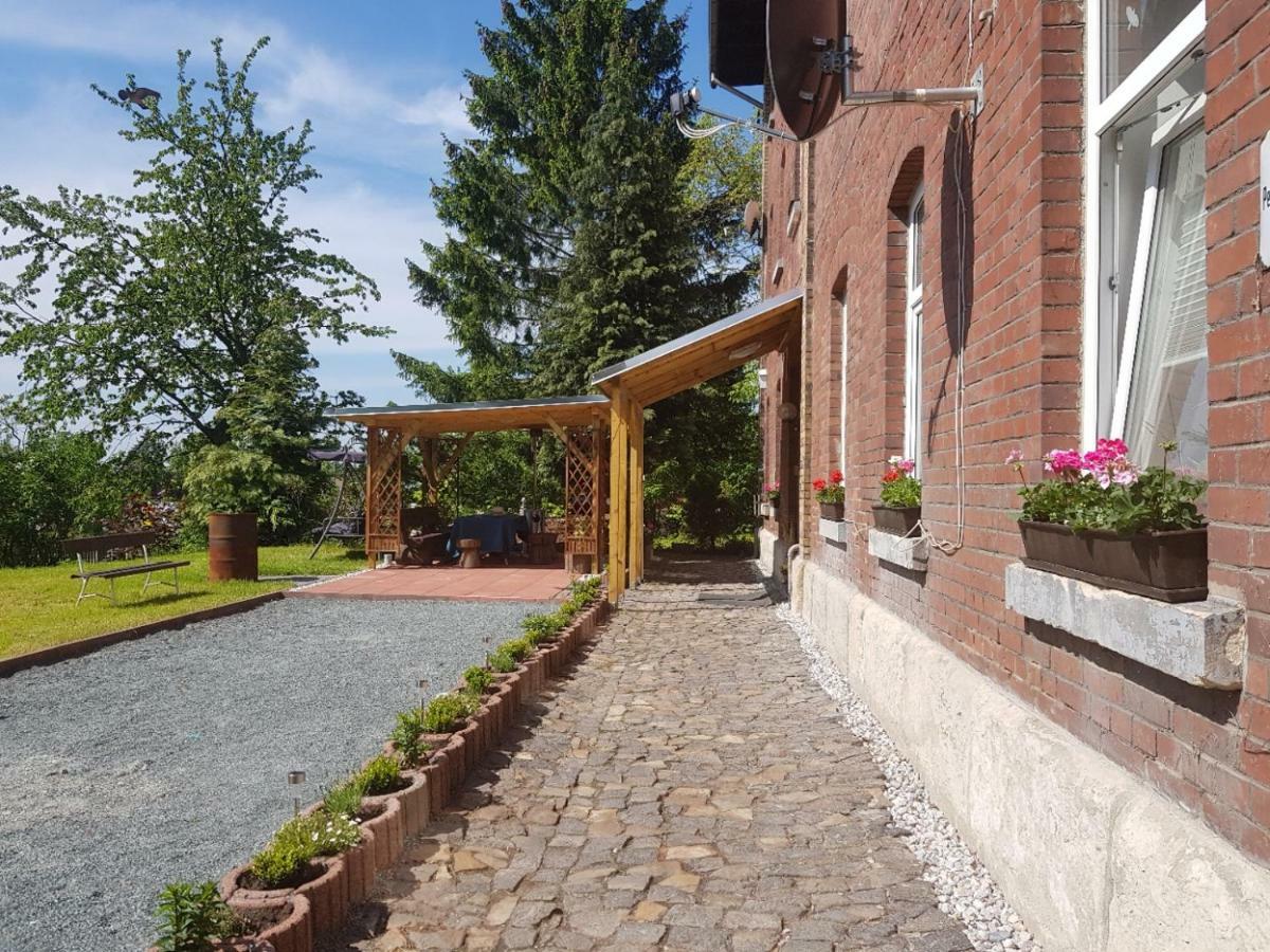 Appartamento Haus Am Sachsenring Hohenstein-Ernstthal Esterno foto